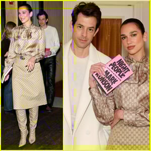 Dua Lipa conversa com Mark Ronson para seu clube do livro Service95 em Nova York