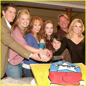 Elenco de 'Reba' - Onde eles estão agora? Dois membros do elenco reunidos para a nova sitcom da NBC!