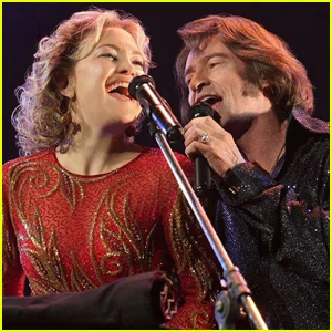 Existe uma cena dos créditos finais de ‘Song Sung Blue’? Se você deveria ficar depois que o filme terminar