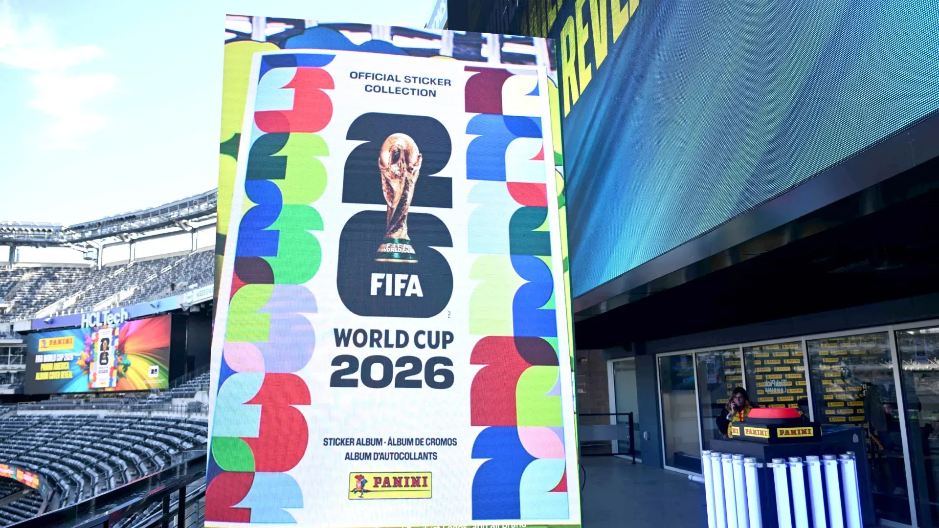 A capa do álbum da coleção de adesivos da Panini America FIFA World Cup 2026™ para o Canadá e os Estados Unidos, revelada no MetLife Stadium.