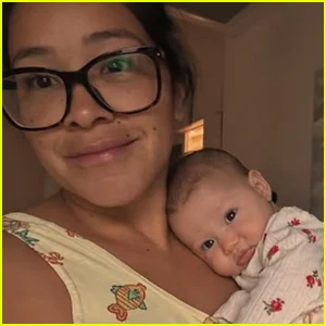 Gina Rodriguez dá as boas-vindas à filha com Joe LoCicero, revela seu nome e primeiras fotos!