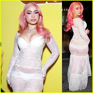 Ice Spice usa um vestido transparente na exibição de 'Bob Esponja Calça Quadrada: Procure por Calça Quadrada'