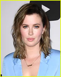 Ireland Baldwin compartilha nova foto rara com a mãe Kim Basinger antes das férias