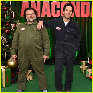 Jack Black e Paul Rudd coordenam macacões para o Photocall 'Anaconda' em Londres
