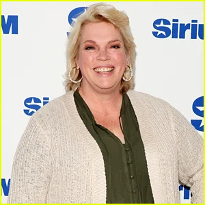 Janelle Brown gera especulações de que está deixando 'esposas irmãs' com postagens emocionais no Instagram