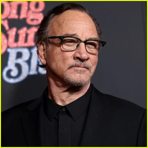 Jim Belushi relembra 'boas visitas' com John Belushi em seus sonhos