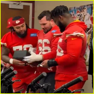 Kansas City Chiefs revelam presentes de Natal caros do quarterback Patrick Mahomes após lesão