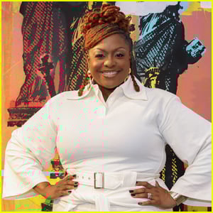 Kardea Brown responde a ‘comentários desagradáveis’ sobre a substituição de Valerie Bertinelli no ‘Kids Baking Championship’