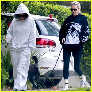 Kristen Stewart e Dylan Meyer desfrutam de uma caminhada matinal casual em Los Feliz