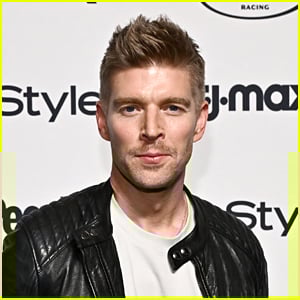 Kyle Cooke aborda a alegação da esposa Amanda Batula de que ele dormiu na casa de um fã no trailer da 10ª temporada de 'Summer House'