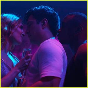 Letra de 'All The Things She Said': trilha sonora de 'Heated Rivalry' faz com que tATu Song e cover de Harrison se tornem virais