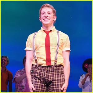 Letra de 'Bikini Bottom Day': Dança do Bob Esponja Calça Quadrada de Ethan Slater se torna tendência viral do TikTok