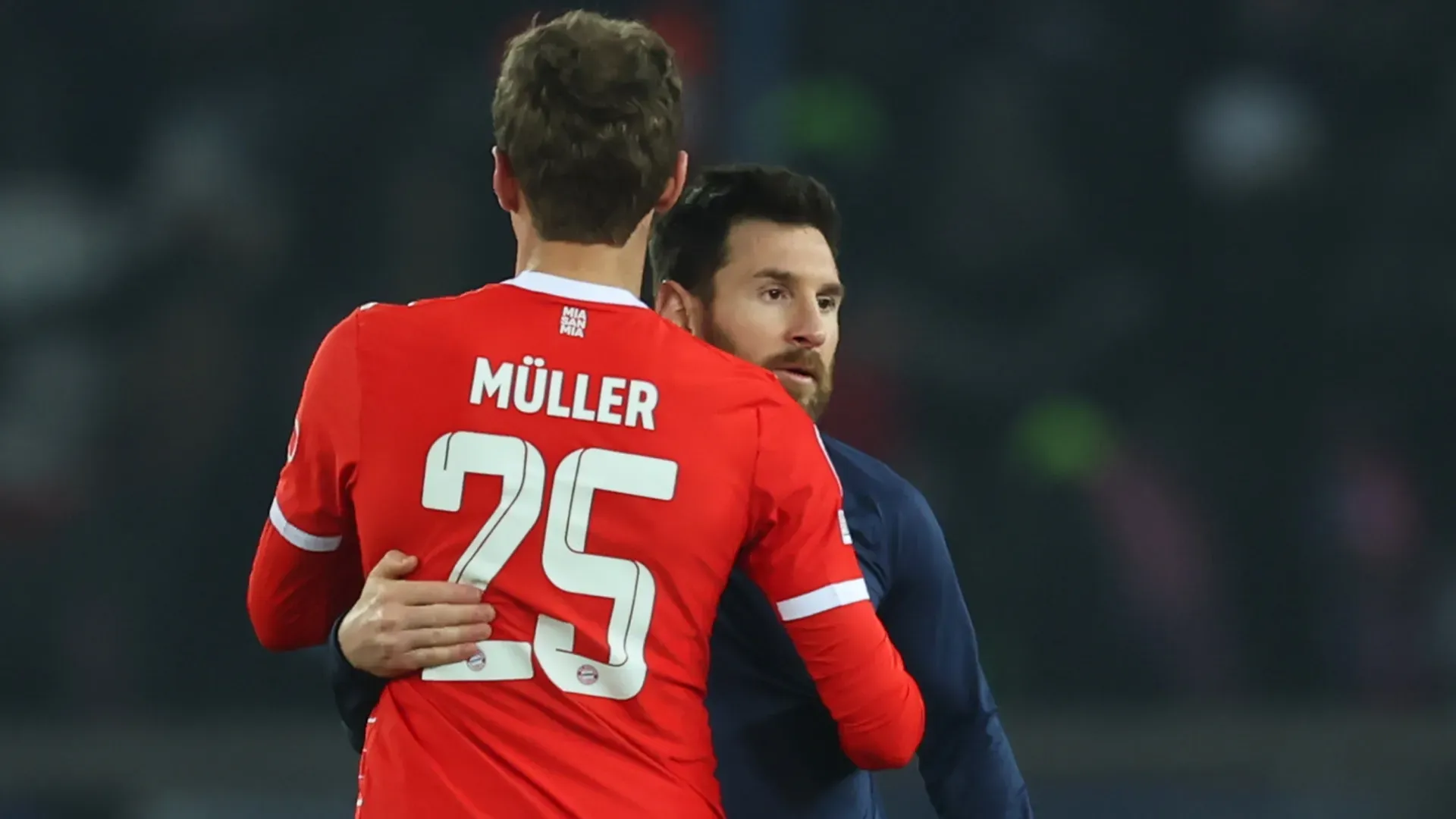 Thomas Muller, do Bayern de Munique, e Lionel Messi, do PSG