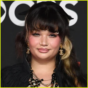 Lola Young compartilha a atualização desde o anúncio do hiato de carreira após o colapso no palco