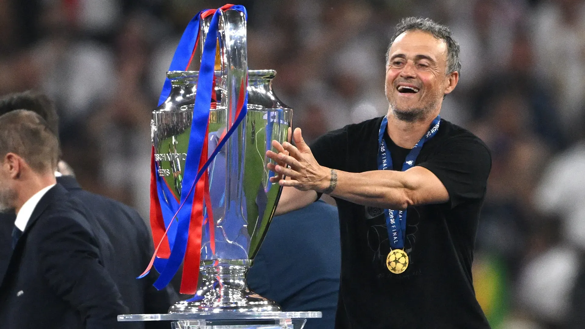 Luis Enrique, estrela do PSG, na Liga dos Campeões