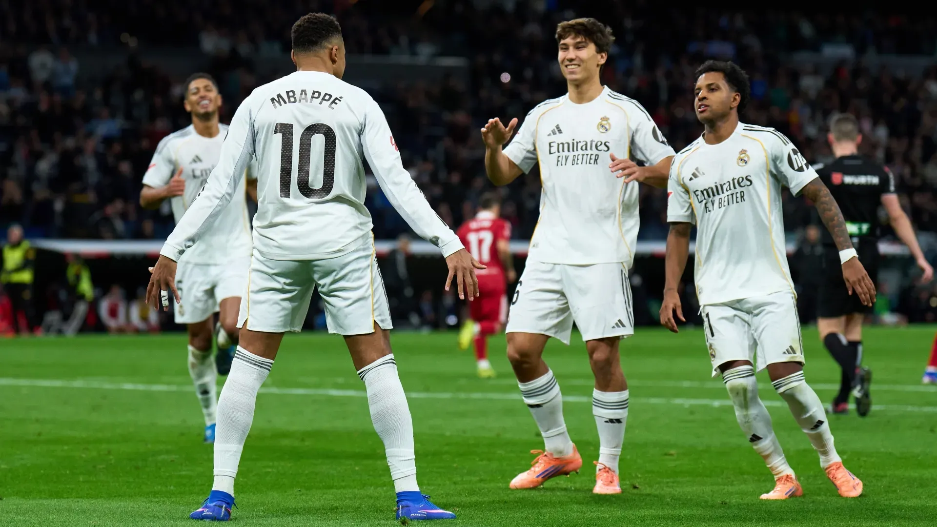 Kylian Mbappe, do Real Madrid, comemora o gol contra o Sevilla.