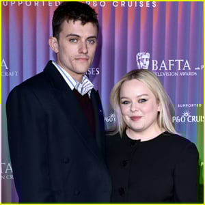 Nicola Couglan aborda atenção ‘intensa’ no relacionamento com o namorado Jake Dunn