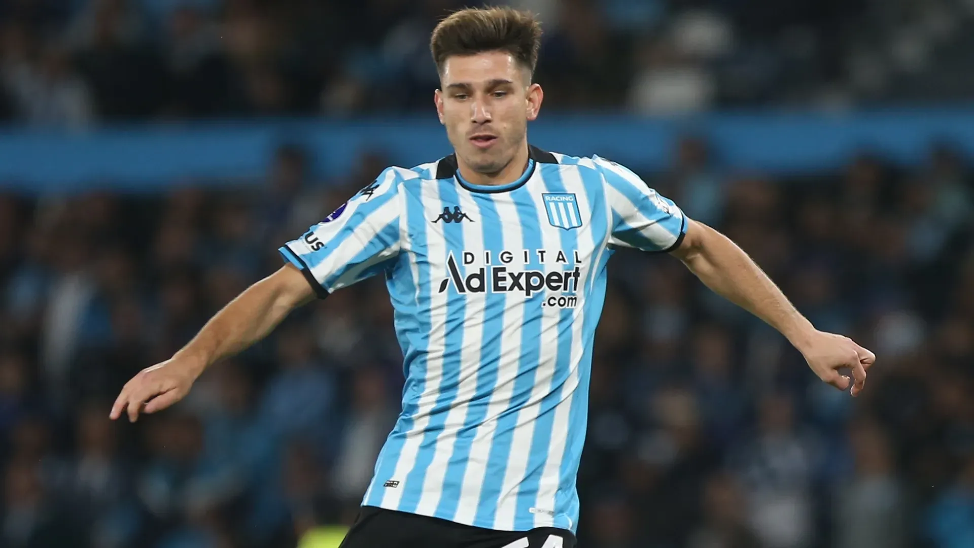 Facundo Mura do Racing Club.