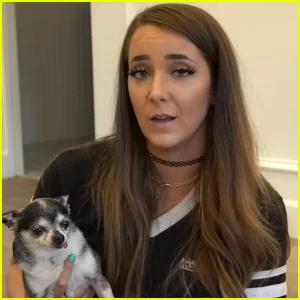 O amado cachorro de Jenna Marbles, Sr. Marbles, morre aos 17 anos