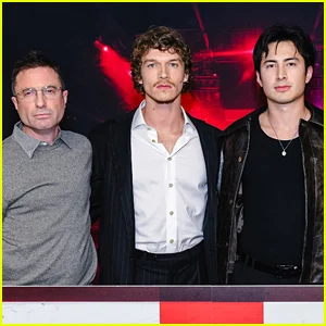 O criador de 'Heated Rivalry', Jacob Tierney, provoca o final da 1ª temporada e a próxima 2ª temporada