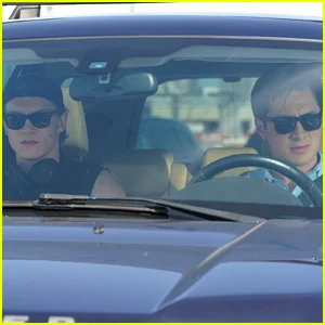 O que Shane e Ilya disseram na cena final dos créditos finais de Heated Rivalry? As estrelas Connor Storrie e Hudson Williams revelam o que disseram