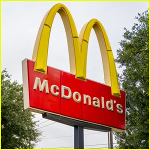 Quais restaurantes e redes de fast-food estão abertos na véspera e no dia de Natal de 2025?