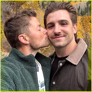 Sawyer Hemsley, de Crumbl, revela como ele e o namorado Antonio Bruno se conheceram e compartilha conselhos sobre como se assumir