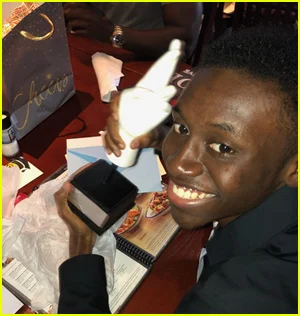 Sobrevivente de Parkland, Donovan Metayer, falece aos 26 anos, causa da morte revelada como suicídio