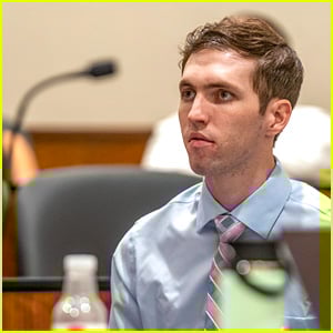 Tyler Robinson aparece pela primeira vez no tribunal após ser acusado de matar Charlie Kirk