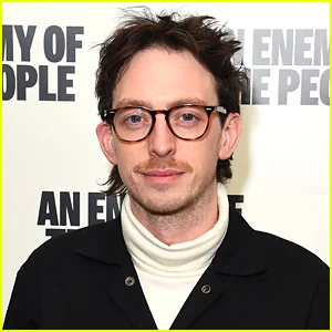 Zachary Hart escalado para adaptação da série de ação ao vivo 'Assassin's Creed' da Netflix