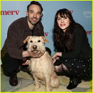 Zooey Deschanel e Charlie Cox se aproximam de Gus the Dog para promover o novo filme ‘Merv’