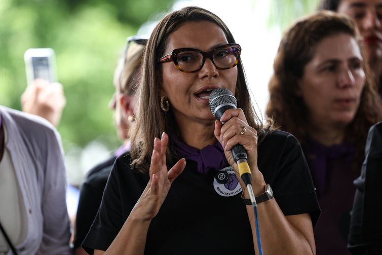 Marcelo Camargo/Agência Brasil Brasília (DF), 07/12/2025 - A primeira-dama, Janja Lula da Silva, durante ato do Levante Mulheres Vivas, na área central de Brasília, para denunciar o feminicídio e todas as formas de violência contra mulheres. Foto: Marcelo Camargo/Agência Brasil