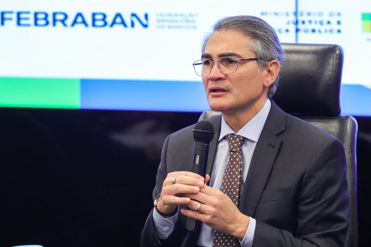 Brasília (DF) 03/12/2025 - O presidente da Febraban, Isaac Sidney, durante lançamento do Plano de Ação Conjunto para o Combate a Fraudes Bancárias Digitais.  Foto: Fabio Rodrigues-Pozzebom/ Agência Brasil