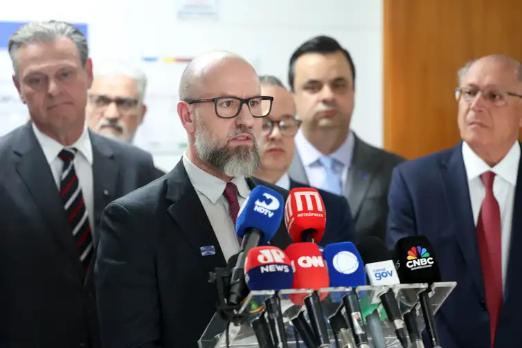 Valter Campanato/Agência Brasil Brasília (DF) 15/07/2025 - Presidente da Associação Brasileira da Indústria de Café (Abic), Pavel Cardoso, fala durante entrevista coletiva após reunião do governo com representantes do setor do agronegócio para discutir medidas à tarifa de 50% dos EUA. Foto: Valter Campanato/Agência Brasil