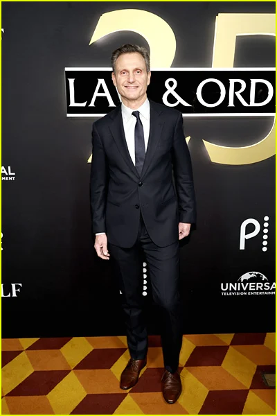 estrelas presentes na celebração do 25º aniversário da Lei e da Ordem