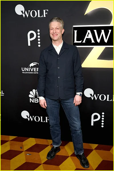 estrelas presentes na celebração do 25º aniversário da Lei e da Ordem