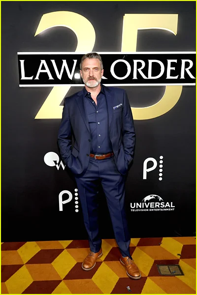 estrelas presentes na celebração do 25º aniversário da Lei e da Ordem