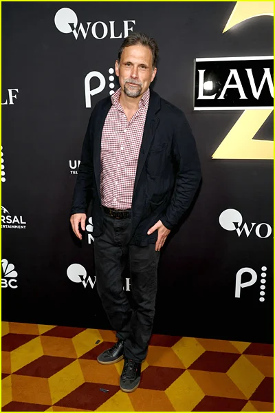 estrelas presentes na celebração do 25º aniversário da Lei e da Ordem