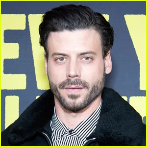 François Arnaud, do Heated Rivalry, deixa de seguir o elenco novamente, agora segue apenas 1 conta (conforme prometido!)