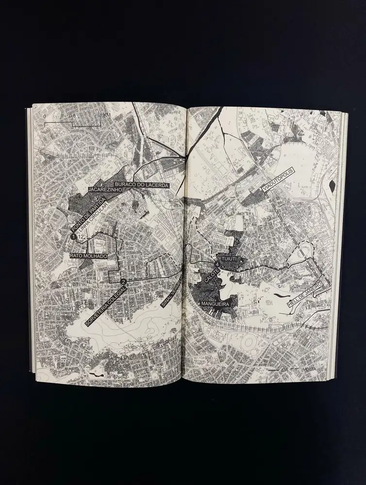 Sobinfluencia edições/Divulgação Rio de Janeiro (RJ), 09/01/2026 - Página do livro 474: Jacaré/Copacabana, do autor Gabriel Weber. Foto: Sobinfluencia edições/Divulgação