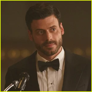 A estrela de 'Heated Rivalry', François Arnaud, aborda o assédio online e fala sobre como navegar pela fama