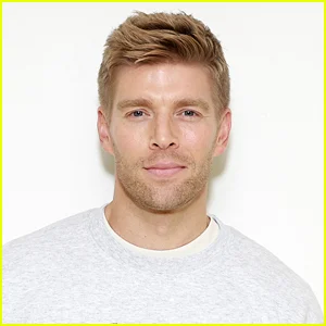 A estrela de 'Summer House' Kyle Cooke quebra o silêncio sobre Amanda Batula Split e revela onde eles estão