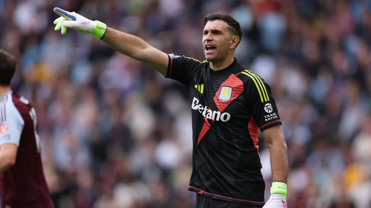 Emiliano Martínez, do Aston Villa.