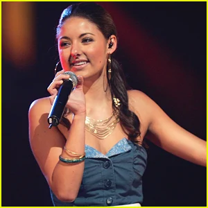 A ex-cantora adolescente cristã Stacie Orrico processa o ex-empresário, alegando anos de abuso sexual quando era menor