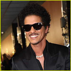 Bruno Mars dá grandes atualizações sobre novas músicas