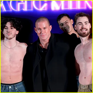 Channing Tatum posa com caras bonitões sem camisa para anunciar que 'Magic Mike Live' está chegando a Nova York