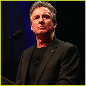 Cofundador e baterista do Midnight Oil, Robert Hirst, morre aos 70 anos