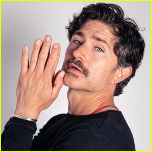 Conheça a estrela de 'Sheepdog' Matt Dallas com estas 10 curiosidades! (Exclusivo)