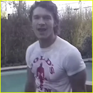 Connor Storrie reage ao vídeo de dança da Madonna 'Like a Prayer' que se torna viral