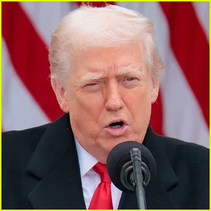 Donald Trump vaza o suposto texto de Emmanuel Macron para ele, o ex-diplomata francês chama isso de 'embaraçoso' para Macron